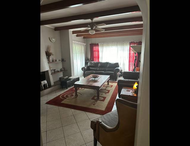4 BEDROOM HOUSE FOR SALE IN SCHOEMANSVILLE